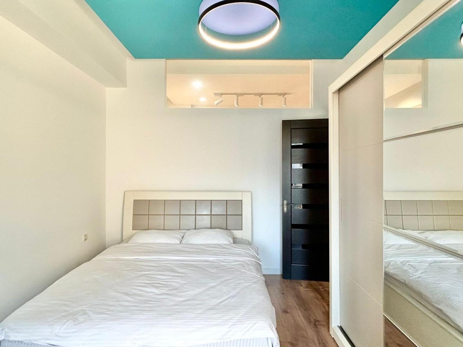 City Center - Next To Holiday Inn -2Br Apartment Tbilisi Exterior photo